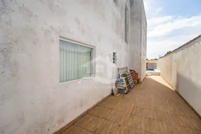 Casa - Assobradada com 4 dormitórios (sendo 1 suite(s)) a 900,00 metros praia.