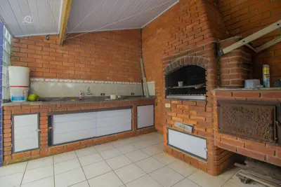 Casa - Sobrado Triplex com 7 dormitórios (sendo 7 suite(s)) a 50,00 metros praia.