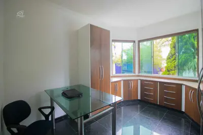 Casa - Sobrado Triplex com 7 dormitórios (sendo 7 suite(s)) a 50,00 metros praia.