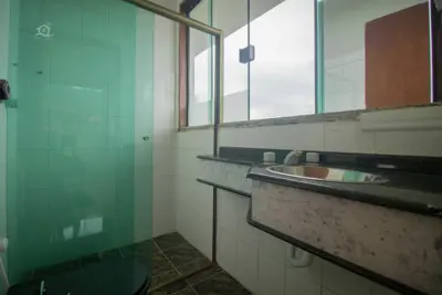 Casa - Sobrado Triplex com 7 dormitórios (sendo 7 suite(s)) a 50,00 metros praia.