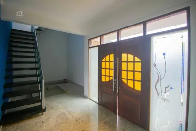 Casa - Sobrado Triplex com 7 dormitórios (sendo 7 suite(s)) a 50,00 metros praia.