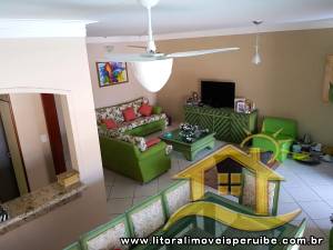 Casa - Térrea com 3 quartos (sendo 1 suite(s)) a 200,00 metros praia.