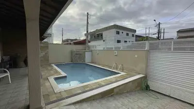 Casa - Térrea com 3 quartos (sendo 1 suite(s)) a 200,00 metros praia.