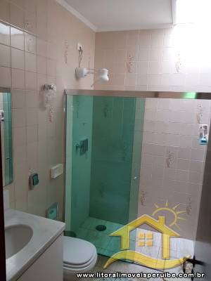 Casa - Térrea com 3 quartos (sendo 1 suite(s)) a 200,00 metros praia.