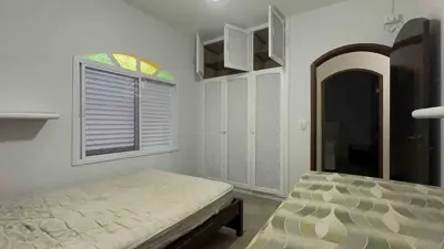 Casa - Térrea com 3 quartos (sendo 1 suite(s)) a 200,00 metros praia.
