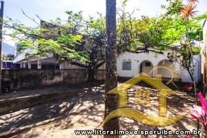 Casa para venda no bairro 21, em Peruíbe / SP.