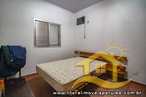 Casa para venda no bairro 21, em Peruíbe / SP.