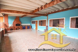 Chácara - Rural com 2 dormitórios (sendo 1 suite(s)) a 10,00 metros praia.