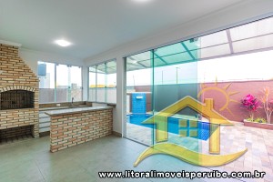 Casa - Sobrado com 4 dormitórios (sendo 3 suite(s)) a 1000 metros praia.