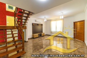 Casa - Sobrado com 4 dormitórios (sendo 3 suite(s)) a 1000 metros praia.