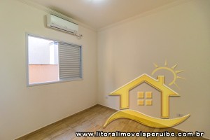 Casa - Sobrado com 4 dormitórios (sendo 3 suite(s)) a 1000 metros praia.