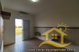 Casa - Sobrado com 4 dormitórios (sendo 3 suite(s)) a 1000 metros praia.