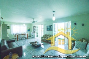 Casa - Sobrado com 5 quartos (sendo 3 suite(s)) a 400,00 metros praia.