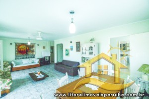 Casa - Sobrado com 5 quartos (sendo 3 suite(s)) a 400,00 metros praia.