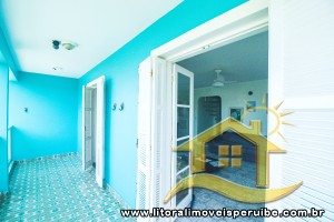 Casa - Sobrado com 5 quartos (sendo 3 suite(s)) a 400,00 metros praia.