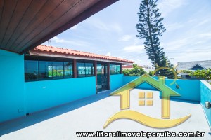 Casa - Sobrado com 5 quartos (sendo 3 suite(s)) a 400,00 metros praia.