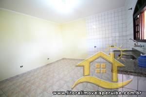 Casa - Assobradada com 3 dormitórios (sendo 1 suite(s)) a 0,00 metros praia.