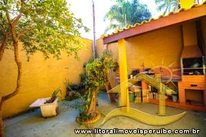 Casa - Térrea com 4 dormitórios (sendo 2 suite(s)) a 0,00 metros praia.
