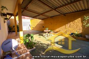 Casa - Térrea com 4 dormitórios (sendo 2 suite(s)) a 0,00 metros praia.