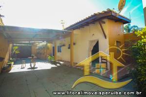 Casa - Térrea com 4 dormitórios (sendo 2 suite(s)) a 0,00 metros praia.