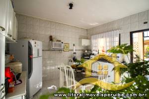Casa - Térrea com 4 dormitórios (sendo 2 suite(s)) a 0,00 metros praia.