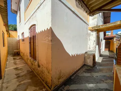 Casa - Sobrado com 4 quartos (sendo 1 suite(s)) a 0,00 metros praia.