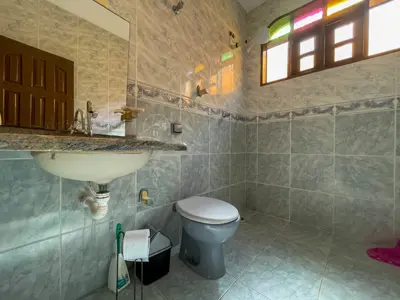 Casa - Sobrado com 4 quartos (sendo 1 suite(s)) a 0,00 metros praia.