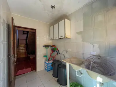 Casa - Sobrado com 4 quartos (sendo 1 suite(s)) a 0,00 metros praia.