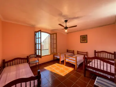 Casa - Sobrado com 4 quartos (sendo 1 suite(s)) a 0,00 metros praia.