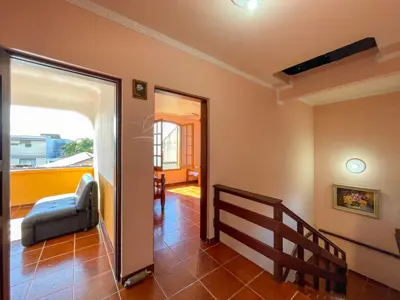 Casa - Sobrado com 4 quartos (sendo 1 suite(s)) a 0,00 metros praia.