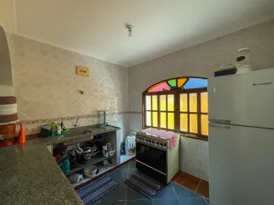 Casa - Sobrado com 4 quartos (sendo 1 suite(s)) a 0,00 metros praia.