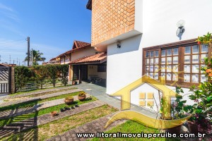Casa - Assobradada com 3 dormitórios (sendo 2 suite(s)) a 0,00 metros praia.