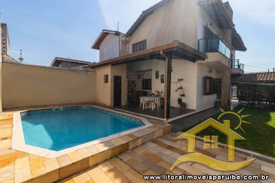 Casa - Assobradada com 3 dormitórios (sendo 2 suite(s)) a 0,00 metros praia.