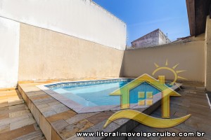 Casa - Assobradada com 3 dormitórios (sendo 2 suite(s)) a 0,00 metros praia.