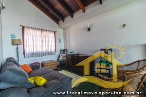 Casa - Assobradada com 3 dormitórios (sendo 2 suite(s)) a 0,00 metros praia.