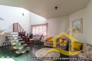 Casa - Assobradada com 3 dormitórios (sendo 2 suite(s)) a 0,00 metros praia.