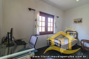 Casa - Assobradada com 3 dormitórios (sendo 2 suite(s)) a 0,00 metros praia.