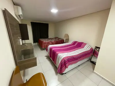 Casa - Térrea com 3 quartos (sendo 2 suite(s)) a 4000,00 metros praia.