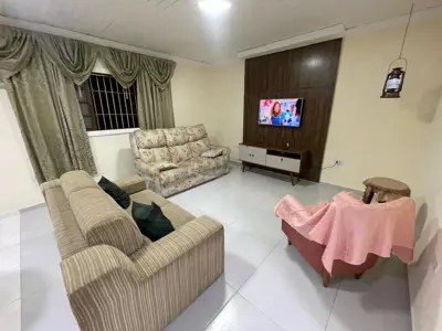 Casa - Térrea com 3 quartos (sendo 2 suite(s)) a 4000,00 metros praia.