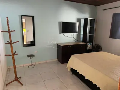 Casa - Térrea com 3 quartos (sendo 2 suite(s)) a 4000,00 metros praia.