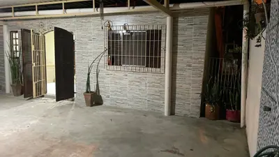 Casa - Térrea com 3 quartos (sendo 2 suite(s)) a 4000,00 metros praia.