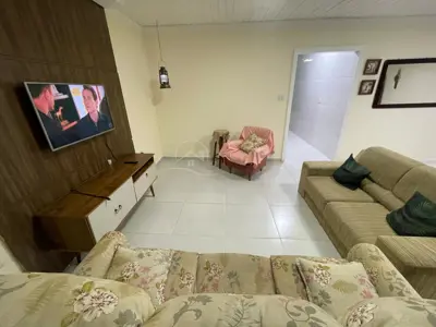 Casa - Térrea com 3 quartos (sendo 2 suite(s)) a 4000,00 metros praia.