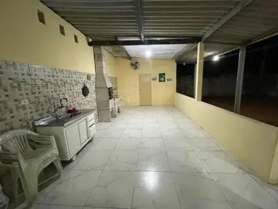 Casa - Térrea com 3 quartos (sendo 2 suite(s)) a 4000,00 metros praia.
