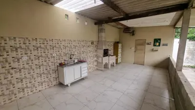 Casa - Térrea com 3 quartos (sendo 2 suite(s)) a 4000,00 metros praia.