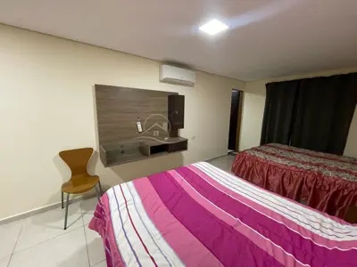 Casa - Térrea com 3 quartos (sendo 2 suite(s)) a 4000,00 metros praia.