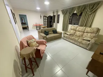 Casa - Térrea com 3 quartos (sendo 2 suite(s)) a 4000,00 metros praia.