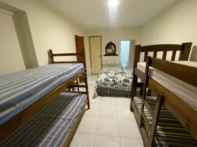 Casa - Térrea com 3 quartos (sendo 2 suite(s)) a 4000,00 metros praia.