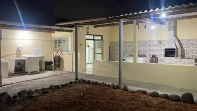 Casa - Térrea com 3 quartos (sendo 2 suite(s)) a 4000,00 metros praia.