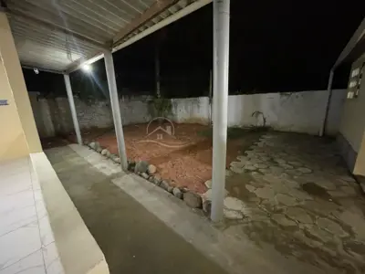 Casa - Térrea com 3 quartos (sendo 2 suite(s)) a 4000,00 metros praia.