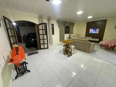 Casa - Térrea com 3 quartos (sendo 2 suite(s)) a 4000,00 metros praia.